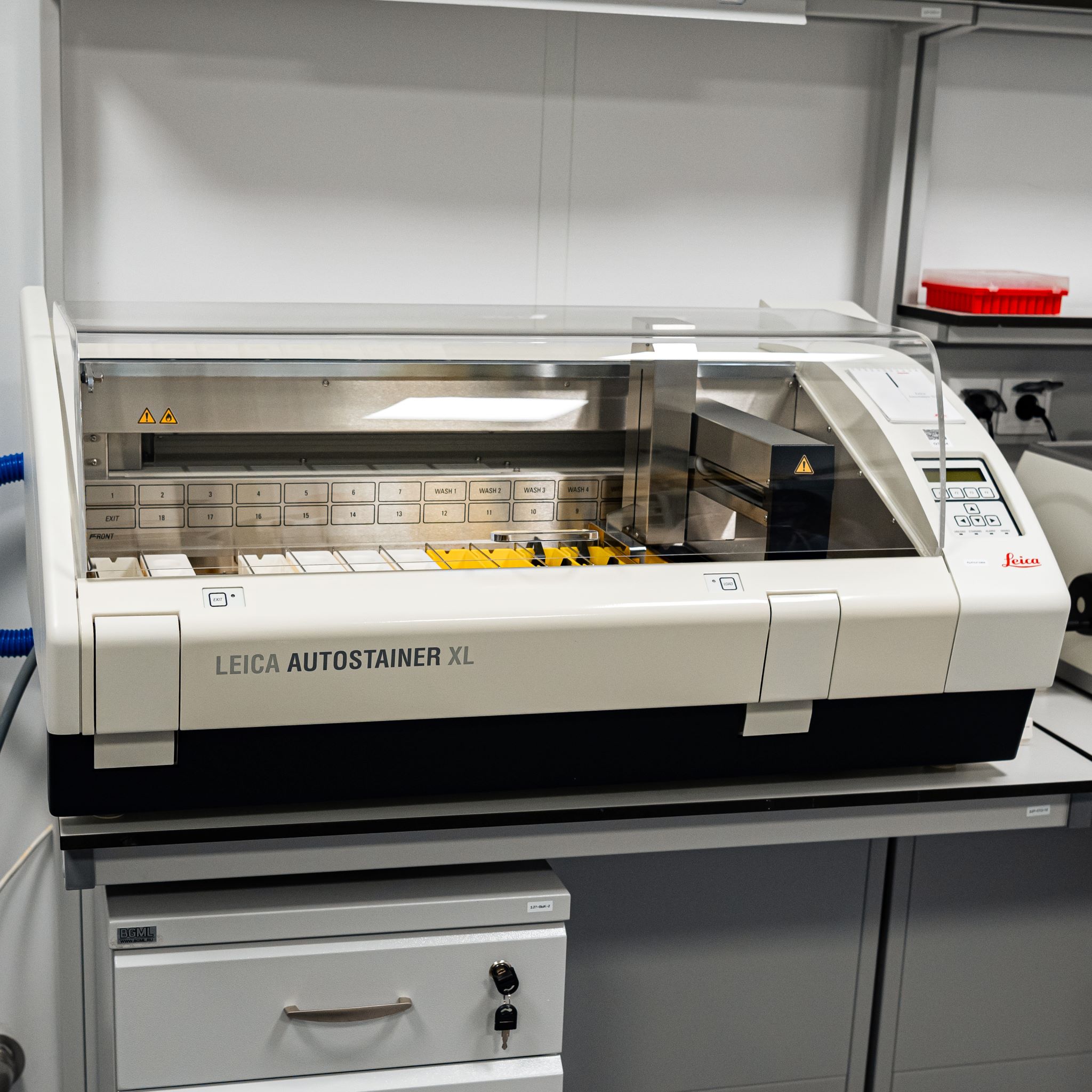 Аппарат для автоматической окраски препаратов Leica Autostainer XL